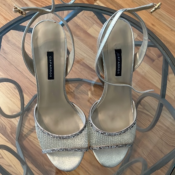 Classy Caparros heels - Picture 1 of 8